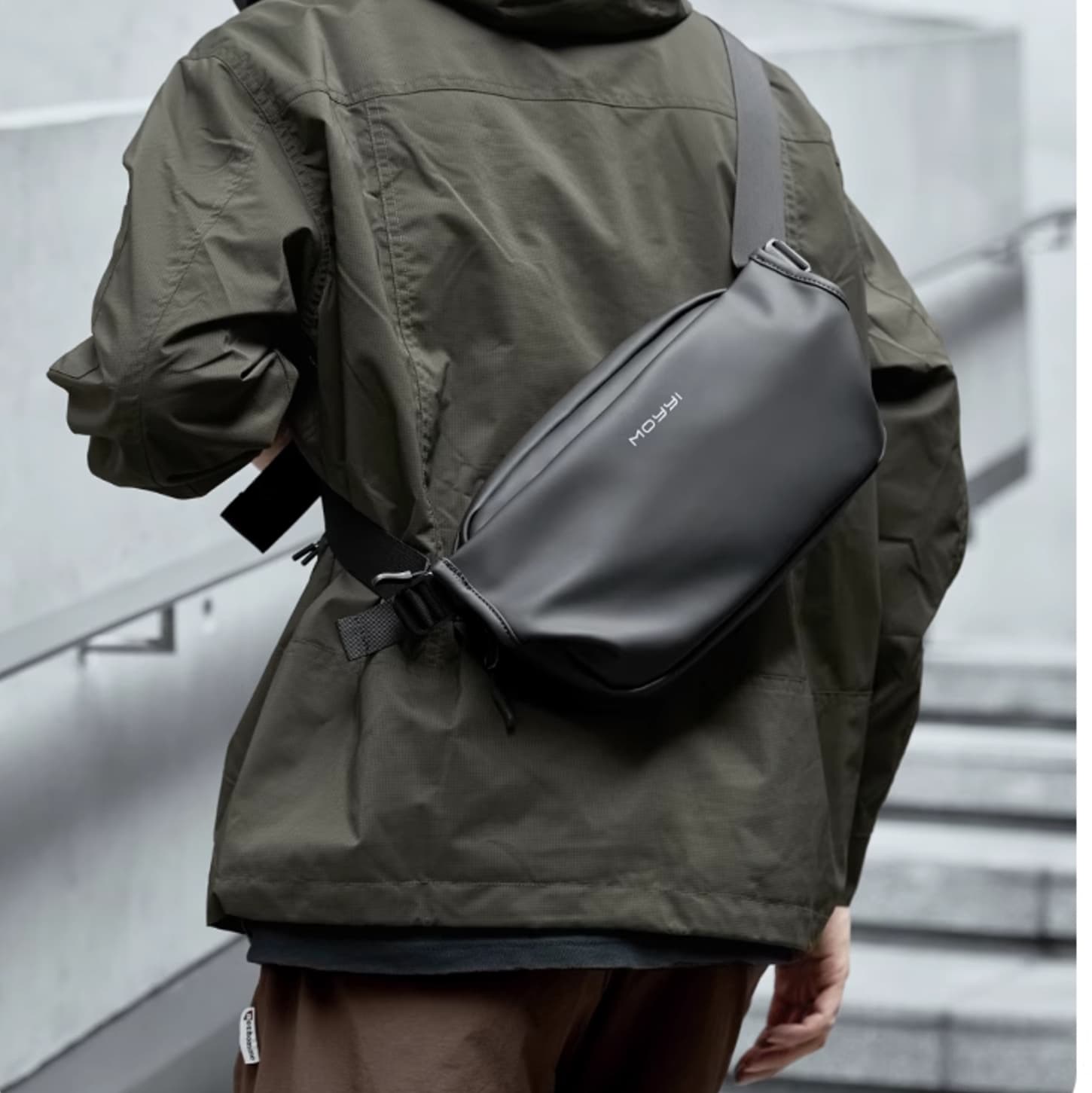 防水耐久性コンパクトボディバッグ