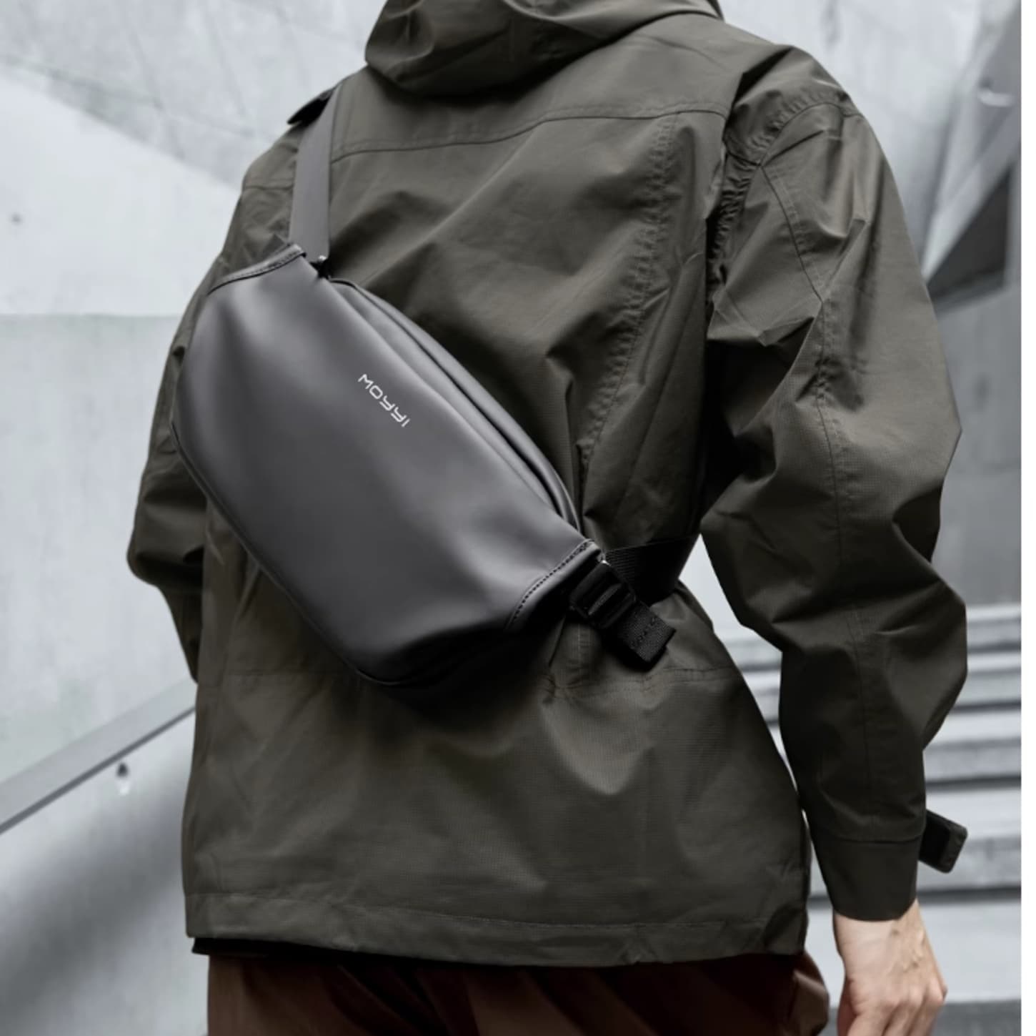 防水耐久性コンパクトボディバッグ