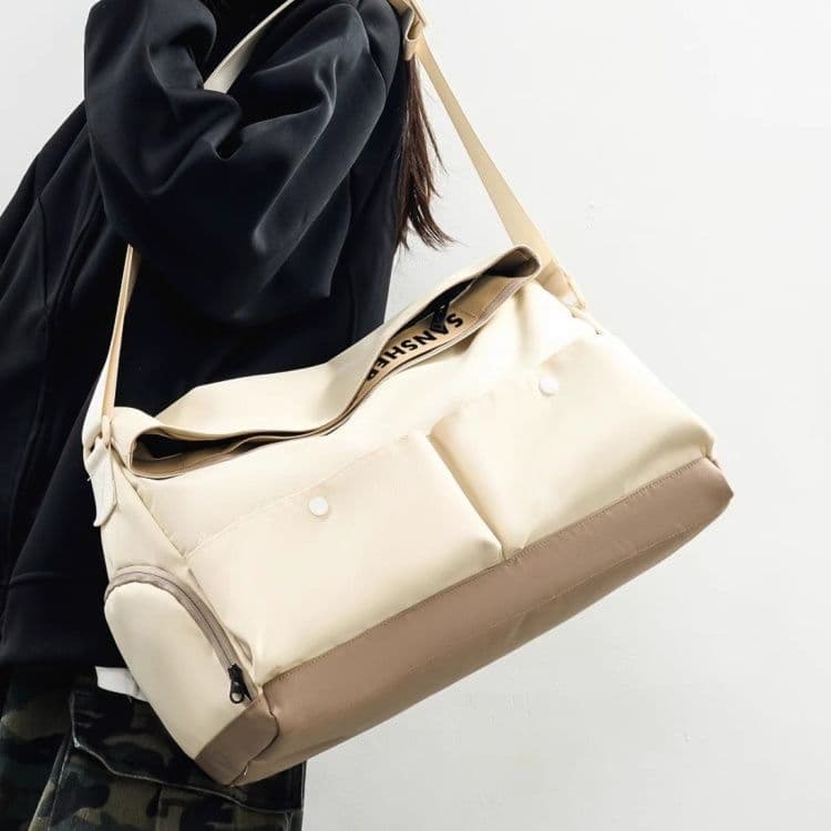 ボディバッグ 多機能ポケット付き都市派ボディバッグ