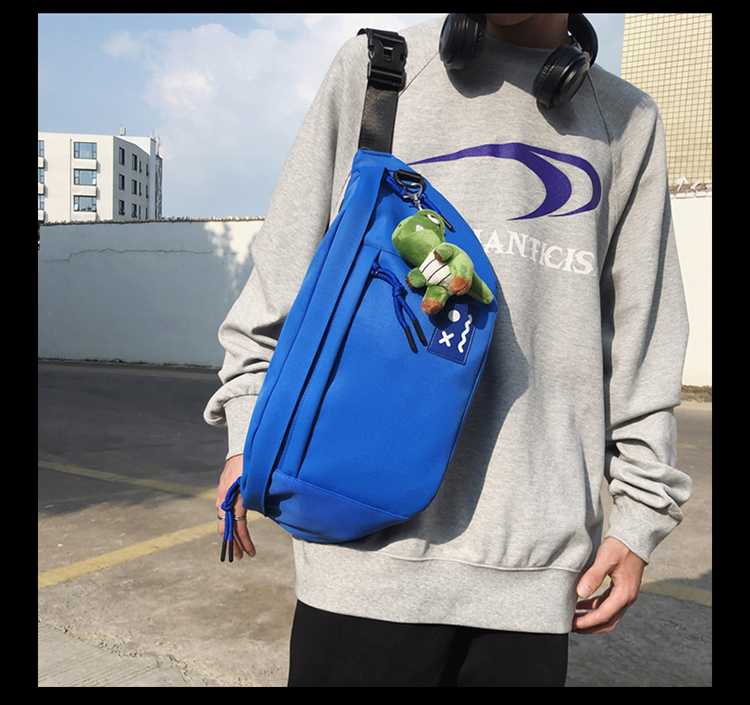 ボディバッグ ボディバッグ シンプルワッペン付き斜め掛けバッグ