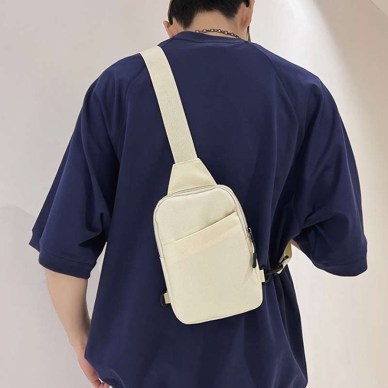 ボディバッグ　コンパクトスタイリッシュボディバッグ