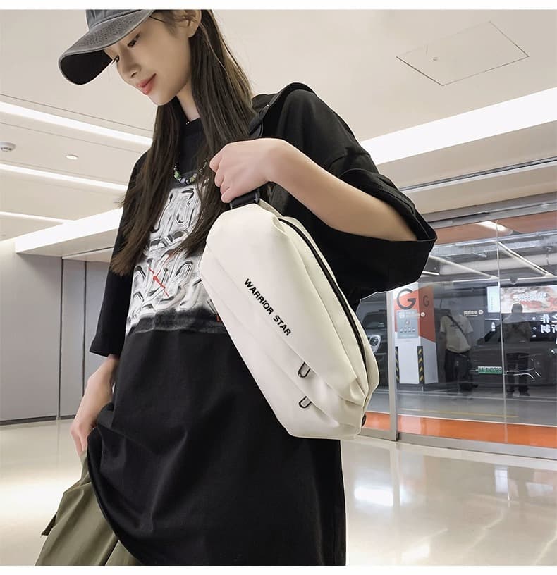 ボディバッグ スタイリッシュ斜めがけウェーブバッグ
