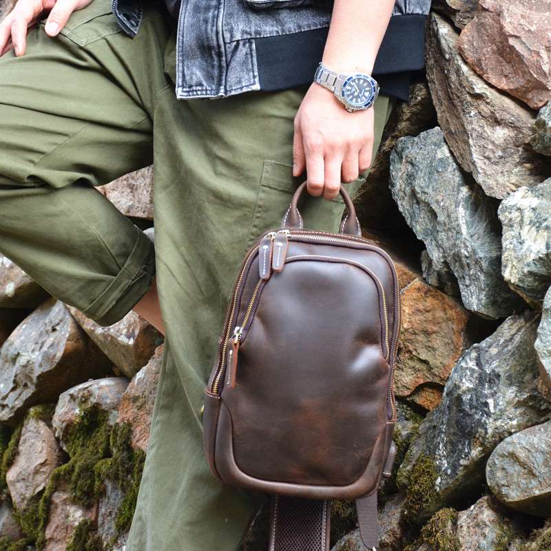 ボディバッグ　本革アウトドアボディバッグ