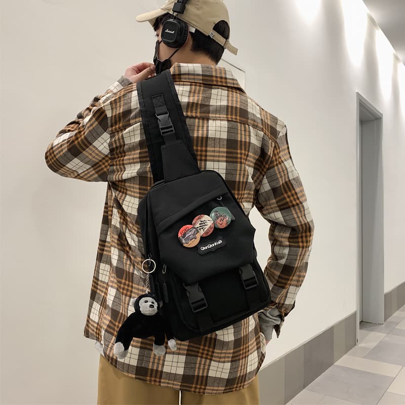 ストリート系ワンショルダーボディバッグ