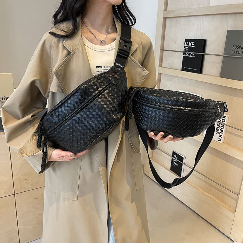 メッシュ編み込みボディバッグ