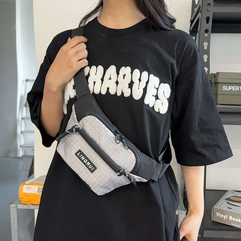 格子柄 スポーティ ボディバッグ