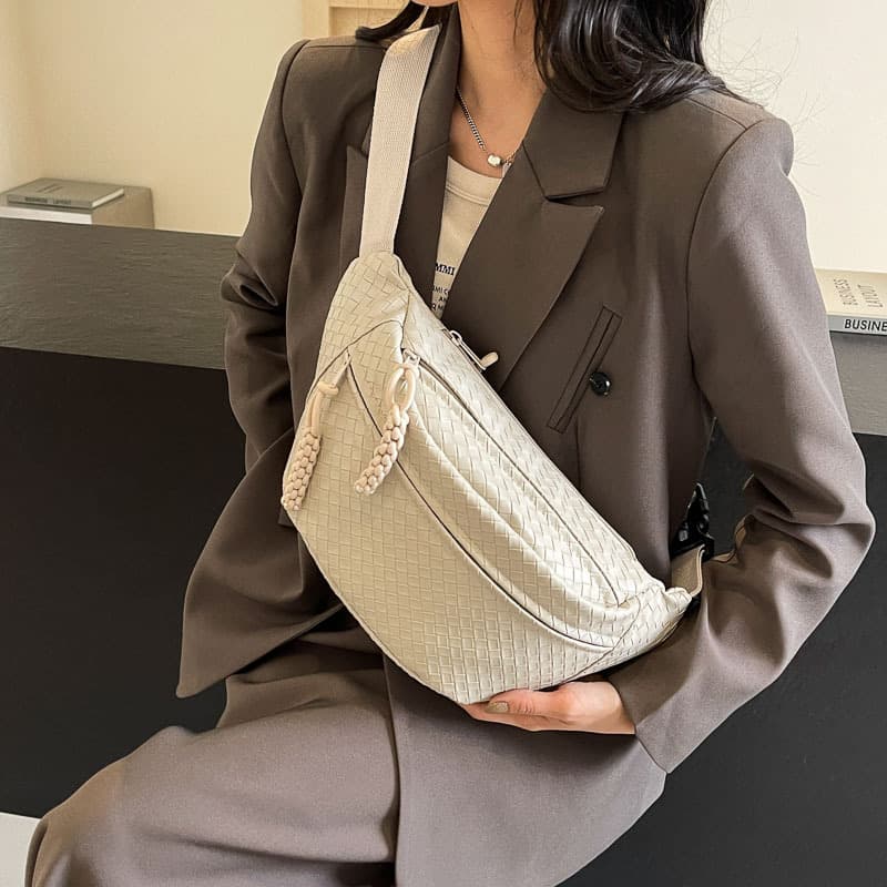 メッシュ編み込みボディバッグ