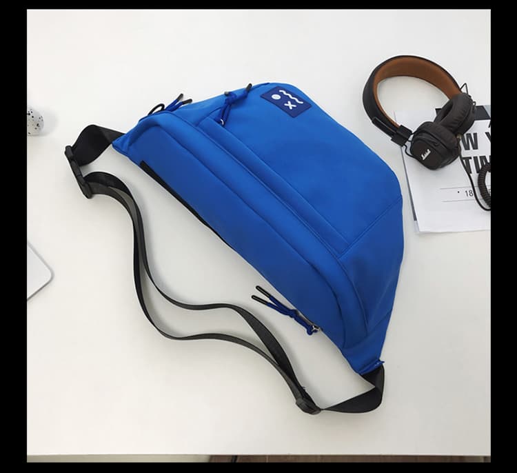 ボディバッグ ボディバッグ シンプルワッペン付き斜め掛けバッグ