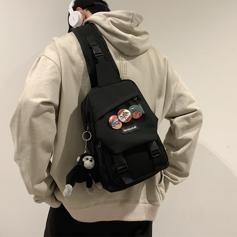 ストリート系ワンショルダーボディバッグ