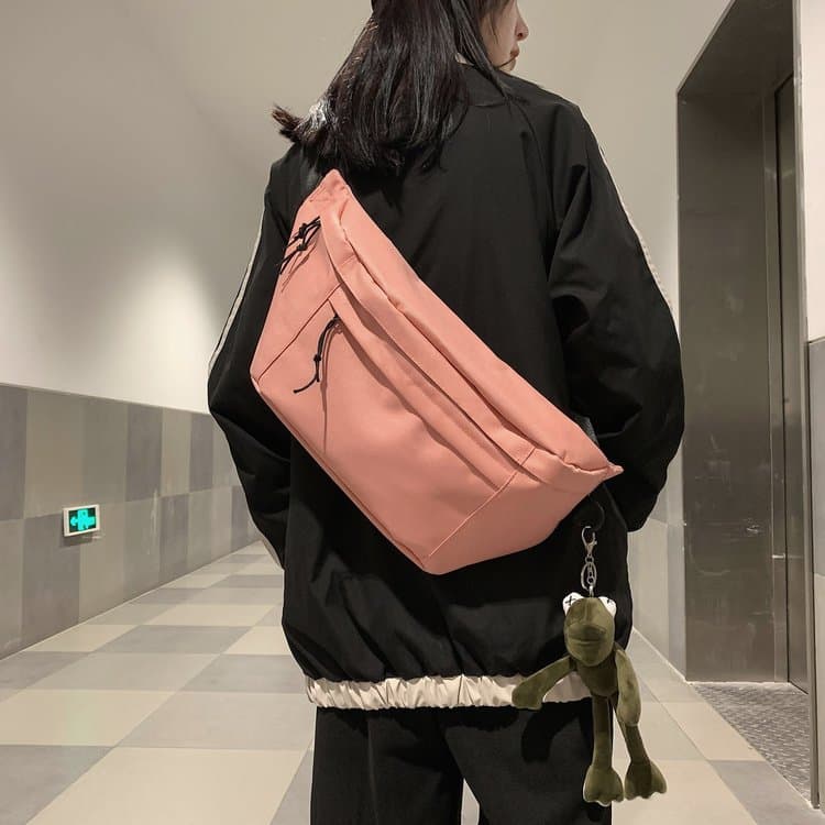 アーバンスタイル 多機能ボディバッグ