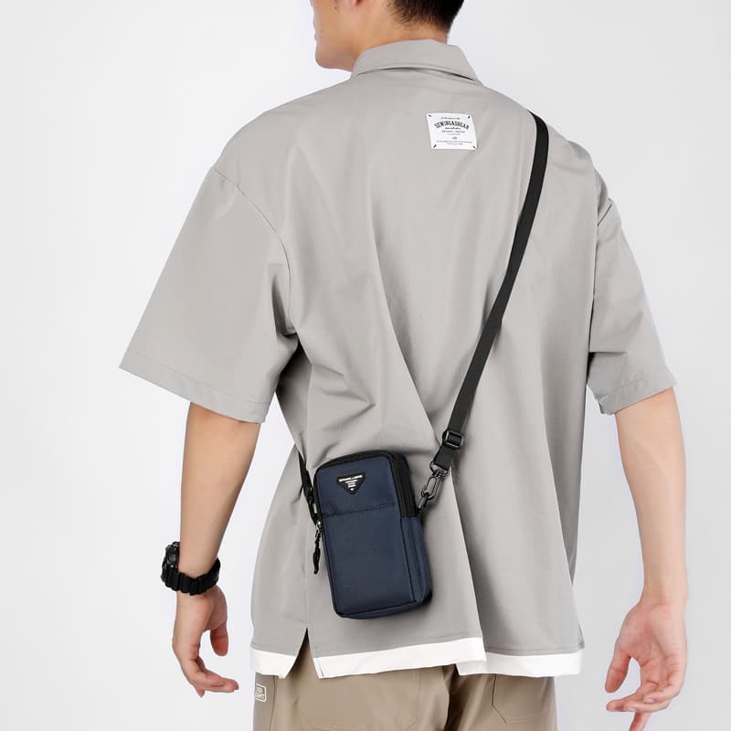 シンプル携帯収納ボディバッグ