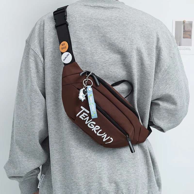 パンダ付きカジュアルスポーツボディバッグ