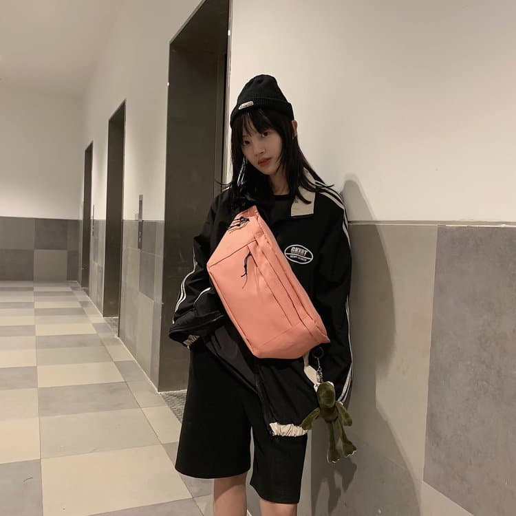 アーバンスタイル 多機能ボディバッグ