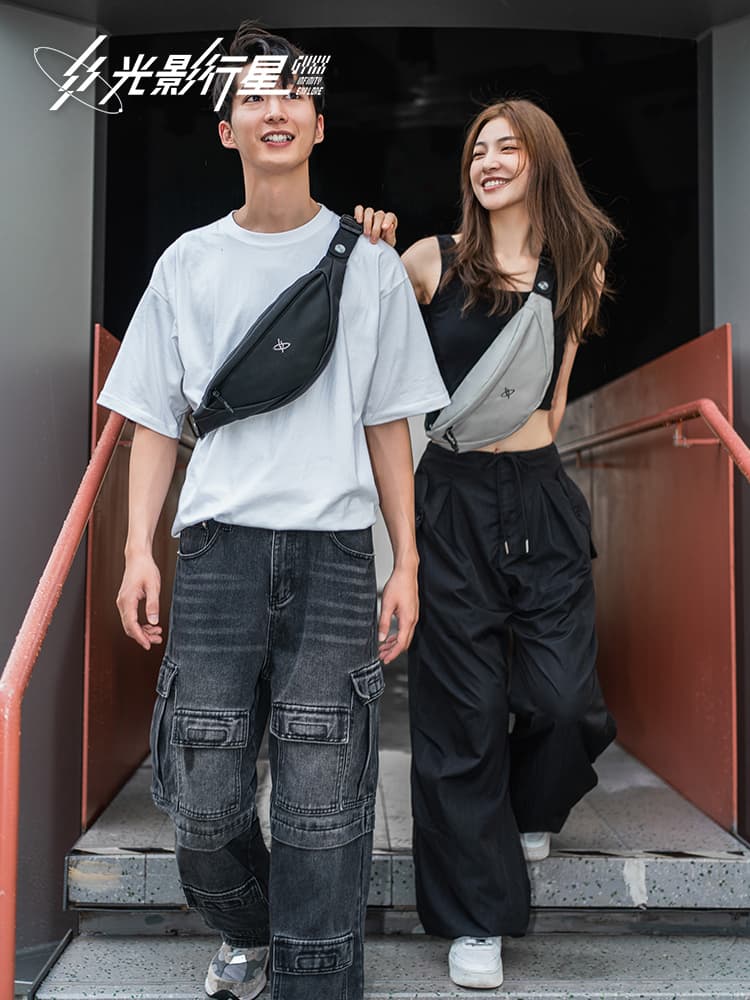 曲線型デザイン ボディバッグ 男女兼用